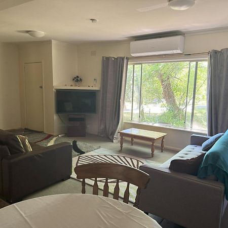 Ovensview On Riverside Брайт Екстериор снимка