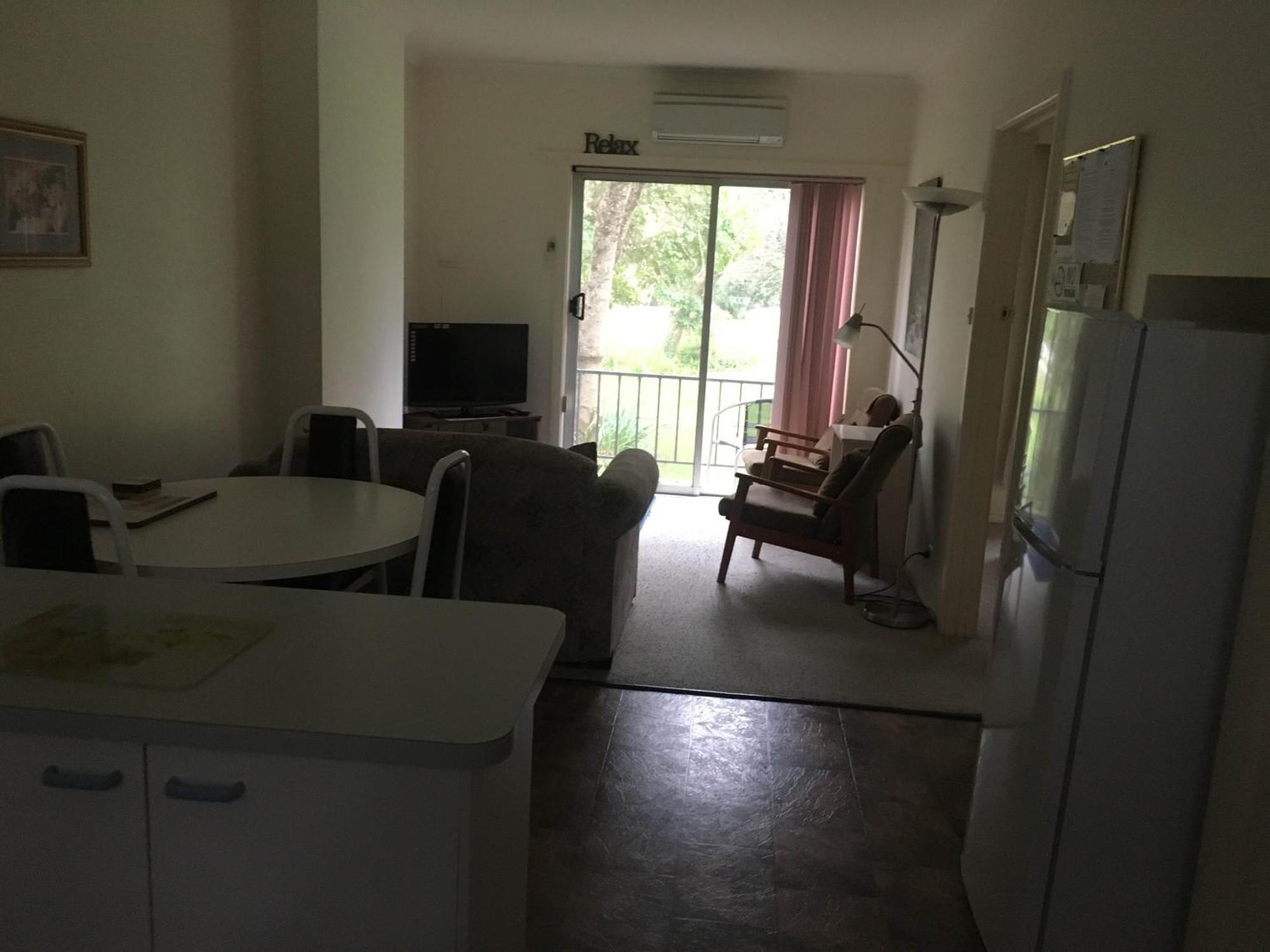 Ovensview On Riverside Брайт Екстериор снимка