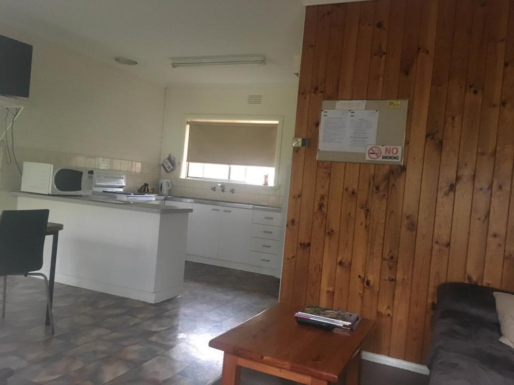 Ovensview On Riverside Брайт Екстериор снимка