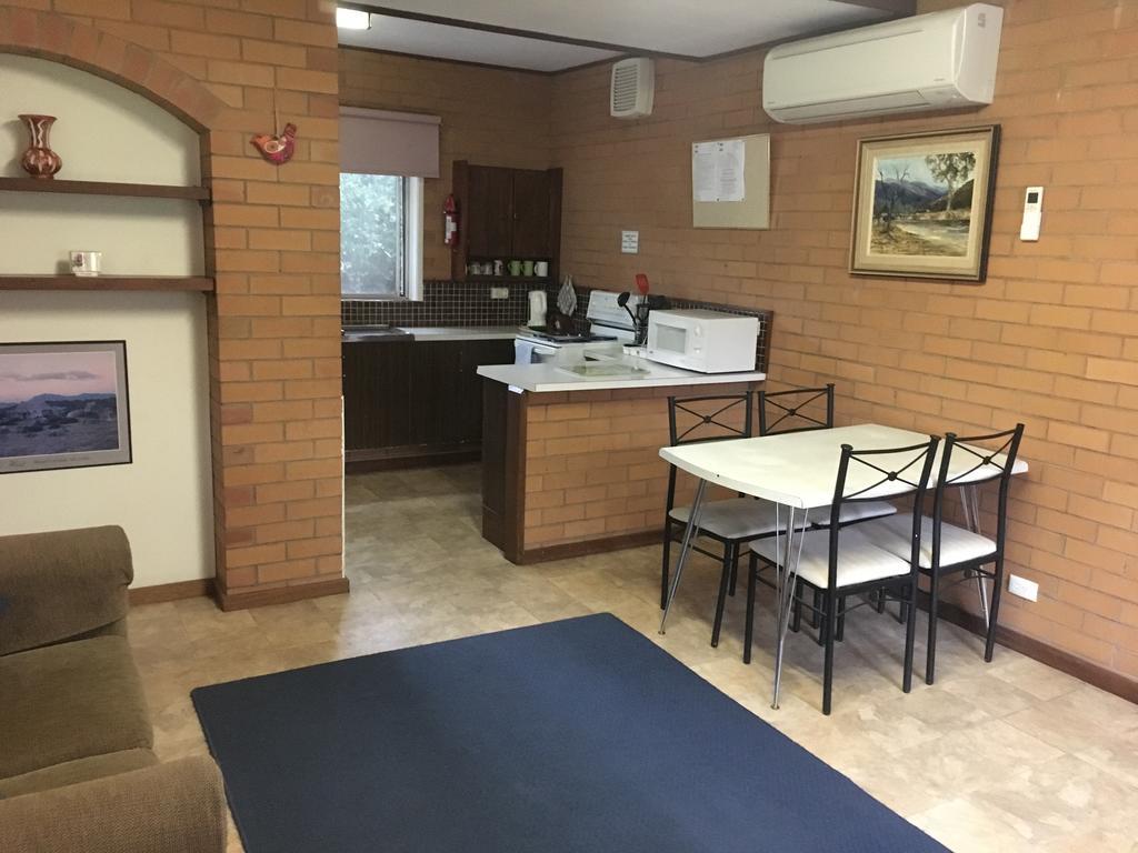 Ovensview On Riverside Брайт Екстериор снимка