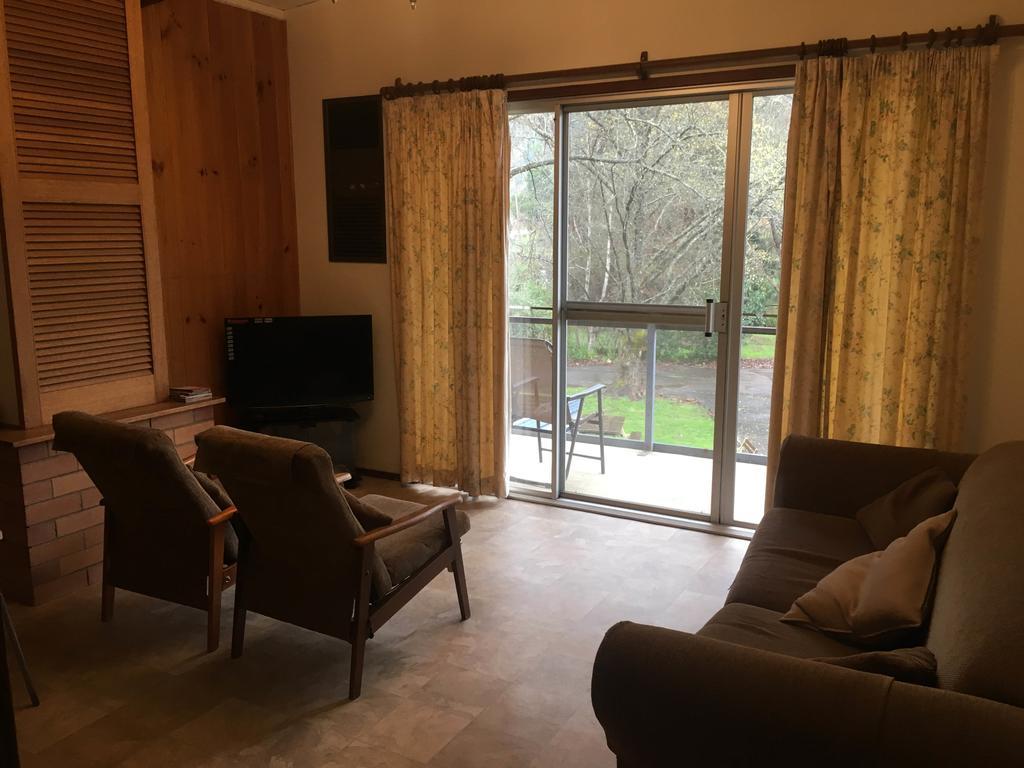 Ovensview On Riverside Брайт Екстериор снимка