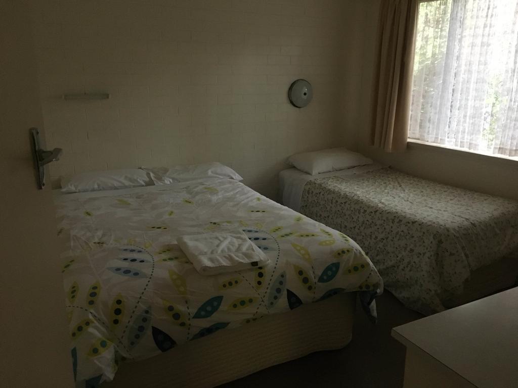 Ovensview On Riverside Брайт Екстериор снимка