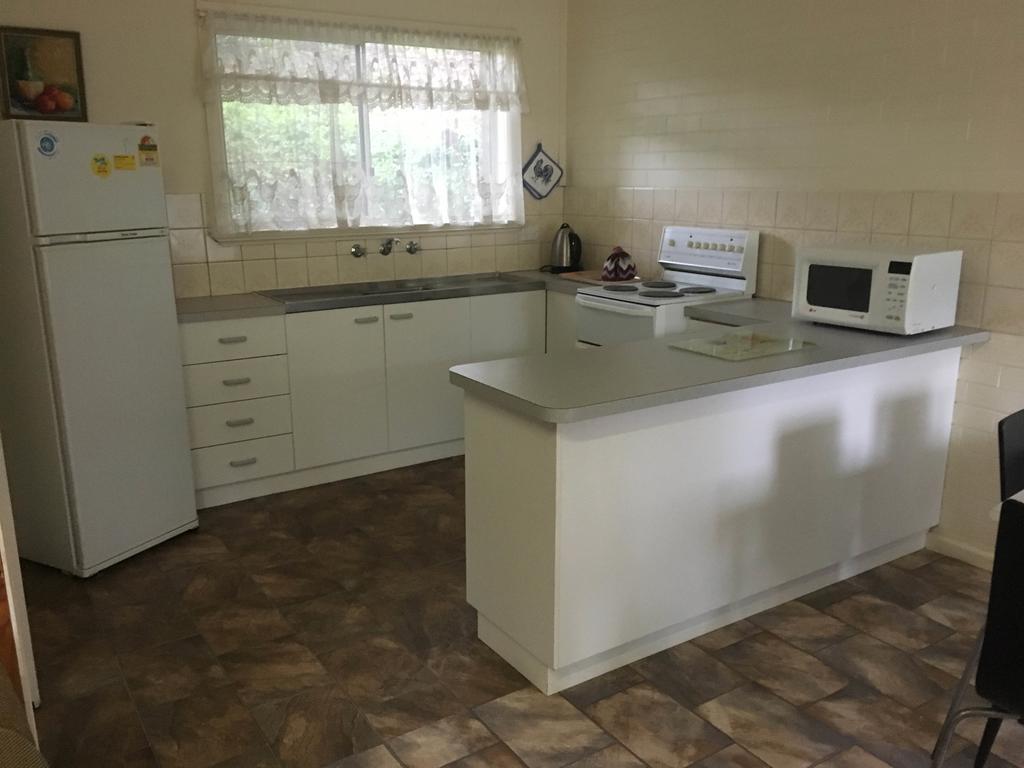 Ovensview On Riverside Брайт Екстериор снимка
