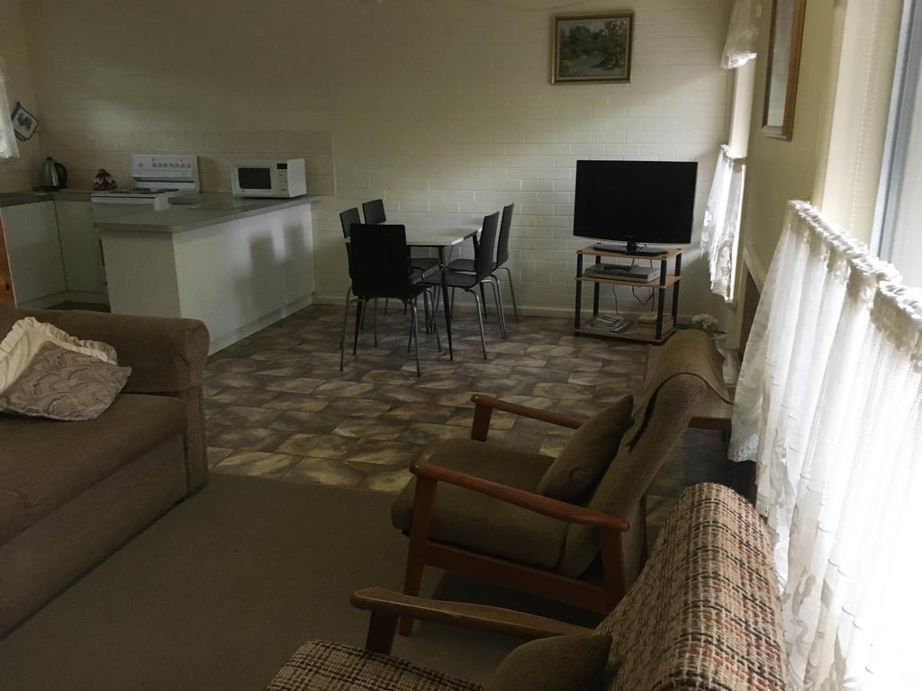 Ovensview On Riverside Брайт Екстериор снимка